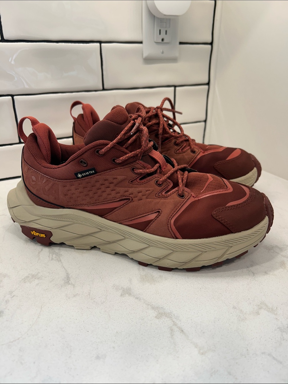 Hoka One One Women's Anacapa Low GTX Cherry Hiking Shoes Vibram Soles 8.5 B Size